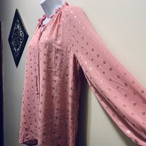 Time and Tru L/S polyester top w silver detail Lg